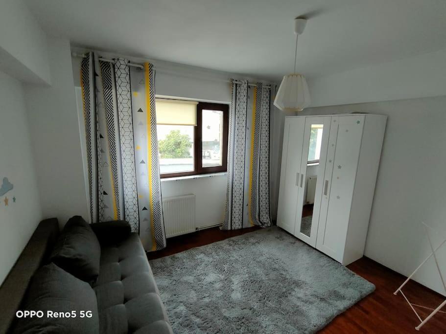 Ultracentral Ploiesti Apartment-Free Private Parking Exterior photo